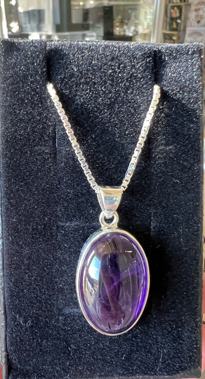 Amethyst silver oval necklace